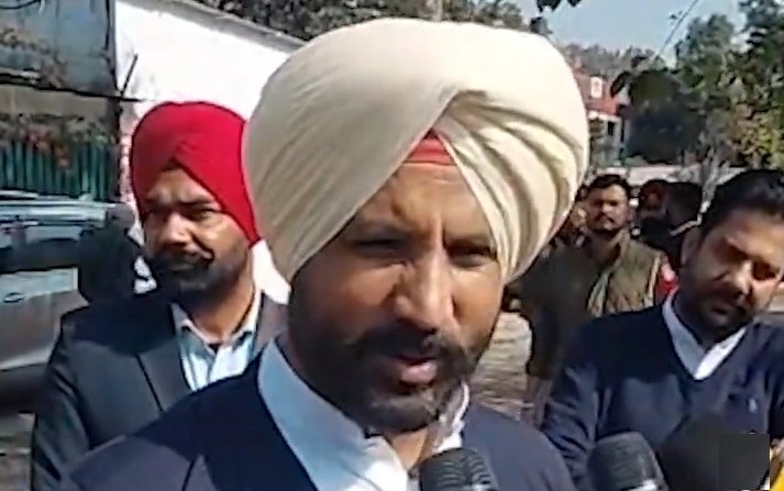 ਨਵਜੋਤ ਕੌਰ ਸਿੱਧੂ ਵੱਲੋਂ ਰਾਜਾ ਵੜਿੰਗ ‘ਤੇ 100 ਏਕੜ ਜ਼ਮੀਨ ਹੜੱਪਣ ਦਾ ਦੋਸ਼, ਵੜਿੰਗ ਨੇ ਕਿਹਾ “ਮਾਨਸਿਕ ਸਥਿਤੀ ਠੀਕ ਨਹੀਂ”