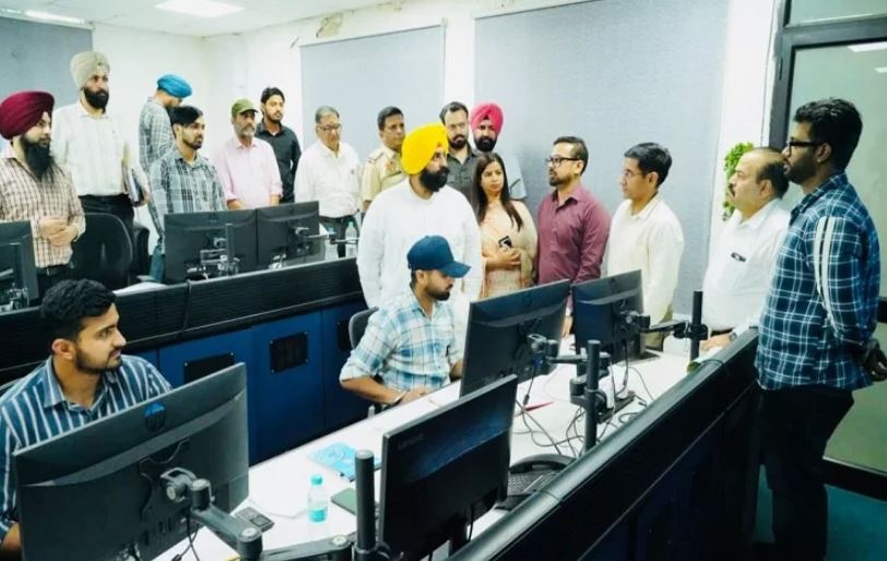 ਮਾਨਸੂਨ ਸੀਜ਼ਨ ਦੌਰਾਨ ਜਨਤਾ ਦੀ ਸਹੂਲਤ ਲਈ 1,700 ਸੀਸੀਟੀਵੀ ਕੈਮਰਿਆਂ ਵਾਲਾ ‘ਮੌਨਸੂਨ ਵਾਰ ਰੂਮ’ ਸਥਾਪਤ ਕੀਤਾ: ਹਰਜੋਤ ਸਿੰਘ ਬੈਂਸ