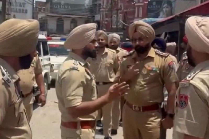 ਗੈਂਗਸਟਰ ‘ਤੇ ਵਾਰ ਦੇ 200 ਦਿਨ ਪੂਰੇ, 990 ਗੈਰ-ਕਾਨੂੰਨੀ ਹਥਿਆਰ ਤੇ 15 ਹੈਂਡ ਗ੍ਰਨੇਡ ਬਰਾਮਦ ਕੀਤੇ