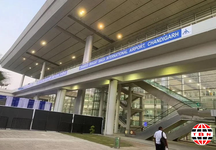 ਚੰਡੀਗੜ੍ਹ ਹਵਾਈ ਅੱਡੇ ‘ਤੇ ਅੱਜ ਵੀ ਫਲਾਈਟਾਂ ਰੱਦ ਹੋਣ ਕਾਰਨ ਯਾਤਰੀਆਂ ਪਰੇਸ਼ਾਨ