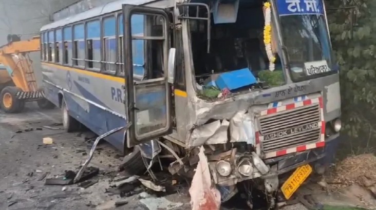 ਪੀਆਰਟੀਸੀ ਬੱਸ ਤੇ ਕਾਰ ਦੀ ਆਹਮੋ-ਸਾਹਮਣੇ ਟੱਕਰ, ਕਾਰ ਡਰਾਈਵਰ ਦੀ ਮੌਕੇ ‘ਤੇ ਮੌ.ਤ