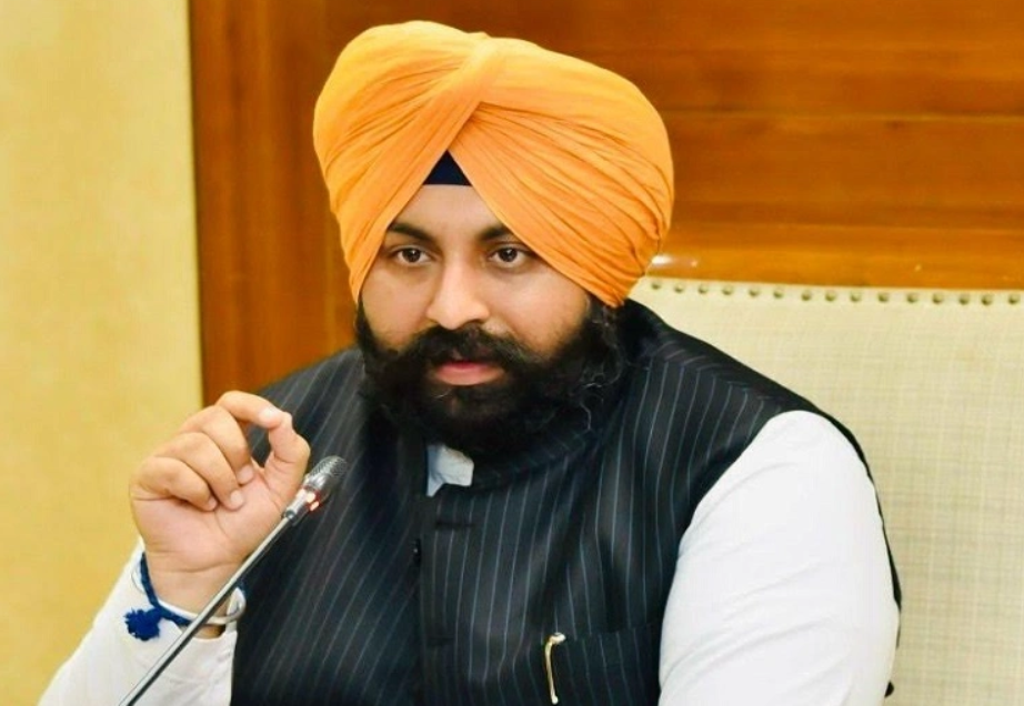 ਪਾਠ ਪੁਸਤਕਾਂ ਦੀ ਵੰਡ ‘ਚ ਪੰਜਾਬ ਸਰਕਾਰ ਦੇ ਸਖ਼ਤ ਸੁਧਾਰ ਵਿਦਿਆਰਥੀਆਂ ਦੇ ਸ਼ੋਸ਼ਣ ਨੂੰ ਖਤਮ ਕਰਨਗੇ: ਹਰਜੋਤ ਸਿੰਘ ਬੈਂਸ