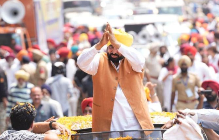 ਮੁੱਖ ਮੰਤਰੀ ਭਗਵੰਤ ਮਾਨ ਨੇ ਸ੍ਰੀ ਦਰਬਾਰ ਸਾਹਿਬ ਵਿਖੇ ਟੇਕਿਆ ਮੱਥਾ