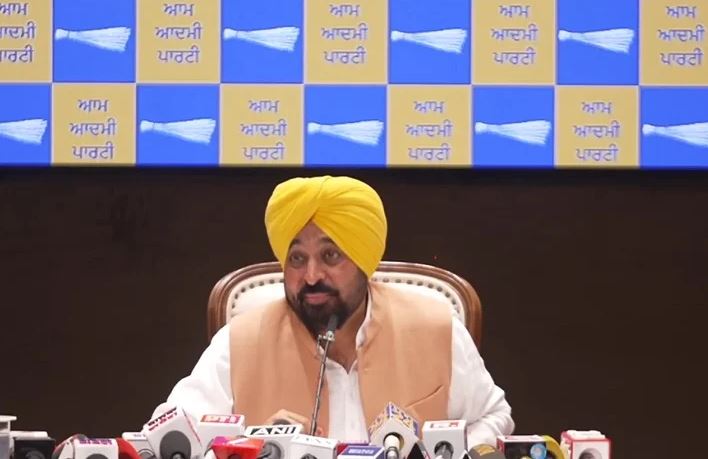 ਮੁੱਖ ਮੰਤਰੀ ਭਗਵੰਤ ਮਾਨ ਨੇ ਸਪੱਸ਼ਟ ਕਰ ਦਿੱਤਾ ਕਿ ਉਹ ਕਿਸੇ ਵੀ ਕੀਮਤ ‘ਤੇ ਬੇਅਦਬੀ ਕਾਨੂੰਨ ਨੂੰ ਰੱਦ ਨਹੀਂ ਕਰਨਗੇ