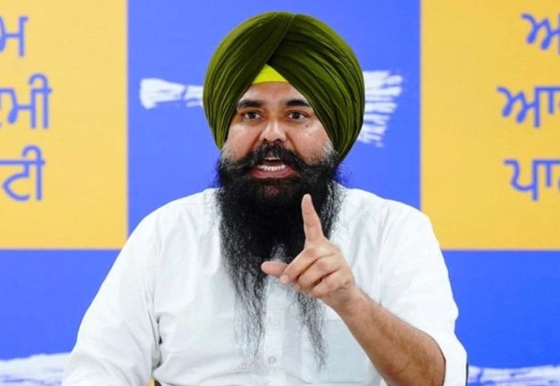ਕੰਗ ਨੇ ਚੋਣ ਕਮਿਸ਼ਨ ਨੂੰ ਪੱਤਰ ਲਿਖ ਕੇ ਸੱਚੇ ਪੰਜਾਬੀ ਵੋਟਰਾਂ ਦੀ ਸੁਰੱਖਿਆ ਦੀ ਮੰਗ ਕੀਤੀ
