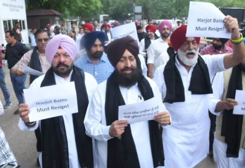 ਪੰਜਾਬ ਵਿਧਾਨ ਸਭਾ ਵਿੱਚ ਮਾਨਸੂਨ ਸੈਸ਼ਨ, ਫਾਰਮੇਸੀ ਪੇਪਰ ਲੀਕ ਨੂੰ ਲੈ ਕੇ ਹੰਗਾਮਾ