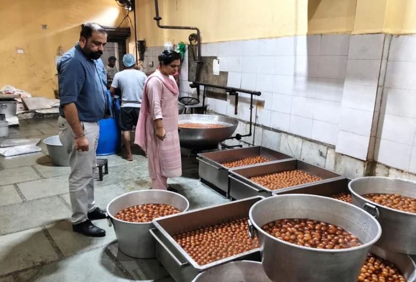 ਤਿਉਹਾਰਾਂ ਦੇ ਸੀਜ਼ਨ ਤੋਂ ਪਹਿਲਾਂ ਭੋਜਨ ਦੀ ਗੁਣਵੱਤਾ ਦੀ ਨੇੜਿਓਂ ਨਿਗਰਾਨੀ ਲਈ ਨਿਰੀਖਣ ਤੇਜ਼
