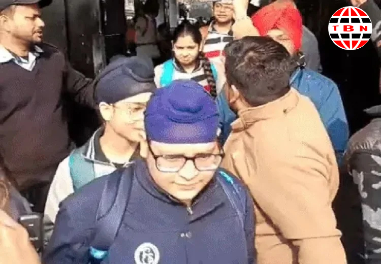 Amritsar News: ਪ੍ਰਾਈਵੇਟ ਸਕੂਲਾਂ ਨੂੰ ਬੰ.ਬ ਨਾਲ ਉਡਾਉਣ ਦੀ ਮਿਲੀ ਧਮਕੀ, ਪੁਲਿਸ ਨੂੰ ਕੀਤਾ ਸੂਚਿਤ