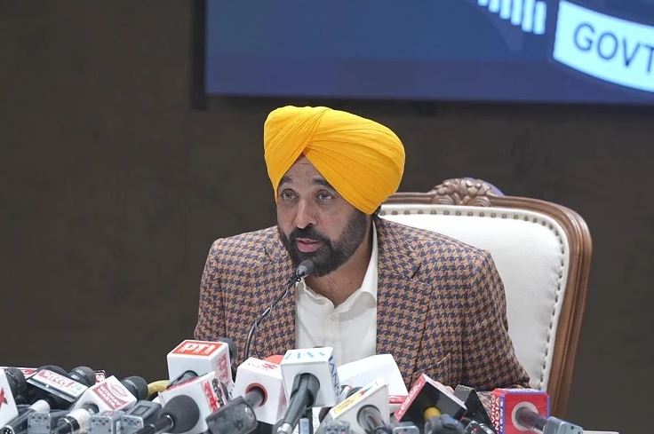 CBI ਜਾਂਚ ਨੂੰ ਲੈ ਕੇ ਗੁੱਸੇ ‘ਚ ਆਏ CM ਮਾਨ, ਕੇਂਦਰੀ ਗ੍ਰਹਿ ਮੰਤਰੀ ਅਮਿਤ ਸ਼ਾਹ ਨੂੰ ਸੁਣਾਈਆਂ ਖਰੀਆਂ-ਖਰੀਆਂ