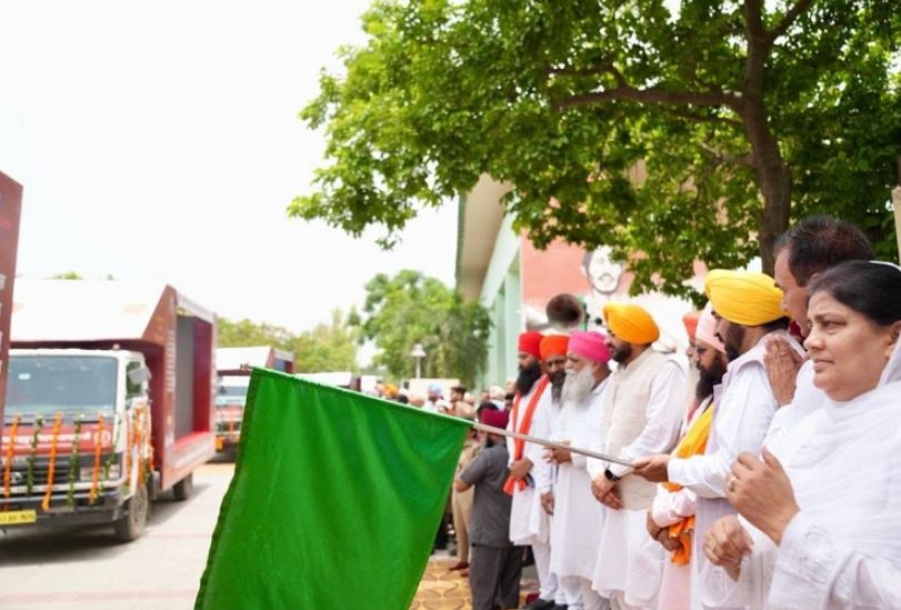 CM ਭਗਵੰਤ ਮਾਨ ਨੇ 50 ਮੋਬਾਈਲ ਦਸਤਾਵੇਜ਼ੀ ਵੈਨਾਂ ਨੂੰ ਹਰੀ ਝੰਡੀ ਦਿਖਾ ਕੇ ਕੀਤਾ ਰਵਾਨਾ