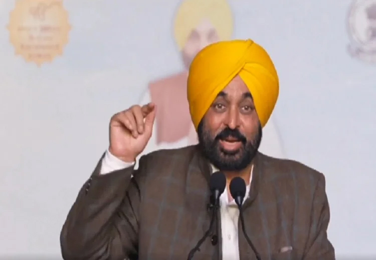 CM ਮਾਨ ਨੇ ਸਰਕਾਰੀ ਡਿਗਰੀ ਕਾਲਜ ਦਾ ਰੱਖਿਆ ਨੀਂਹ ਪੱਥਰ, ਅਜਨਾਲਾ ਵਾਸੀਆਂ ਨੂੰ ਦਿੱਤਾ ਤੋਹਫ਼ਾ