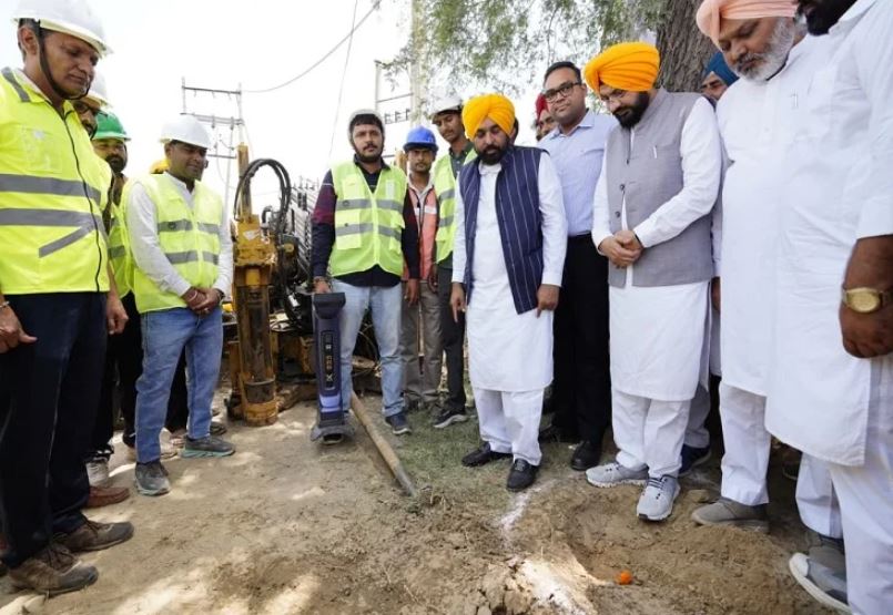 ਜ਼ਮੀਨਦੋਜ਼ ਬਿਜਲੀ ਸਪਲਾਈ ਬਿਜਲੀ ਦੇ ਖੰਭਿਆਂ ਦੀ ਸਥਾਪਨਾ ਦੇ ਆਲੇ ਦੁਆਲੇ ਦੀ ਰਾਜਨੀਤੀ ਨੂੰ ਵੀ ਖਤਮ ਕਰ ਦੇਵੇਗੀ: CM ਮਾਨ