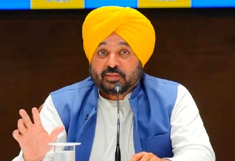 ਪੰਜਾਬ ਸਰਕਾਰ ਆਵਾਰਾ ਕੁੱਤਿਆਂ ਸੰਬੰਧੀ ਸੁਪਰੀਮ ਕੋਰਟ ਦੇ ਨਿਰਦੇਸ਼ਾਂ ਨੂੰ ਪੂਰੀ ਤਰ੍ਹਾਂ ਕਰੇਗੀ ਲਾਗੂ: CM ਭਗਵੰਤ ਮਾਨ