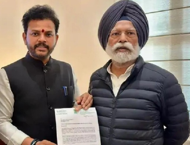 ਹਲਵਾਰਾ ਹਵਾਈ ਅੱਡੇ ਦੇ ਉਦਘਾਟਨ ਦੇ ਬਾਵਜੂਦ ਉਡਾਣਾਂ ਦੀ ਘਾਟ, MP ਡਾ. ਅਮਰ ਸਿੰਘ ਨੇ ਕੇਂਦਰੀ ਮੰਤਰੀ ਨੂੰ ਸੌਂਪਿਆ ਪੱਤਰ